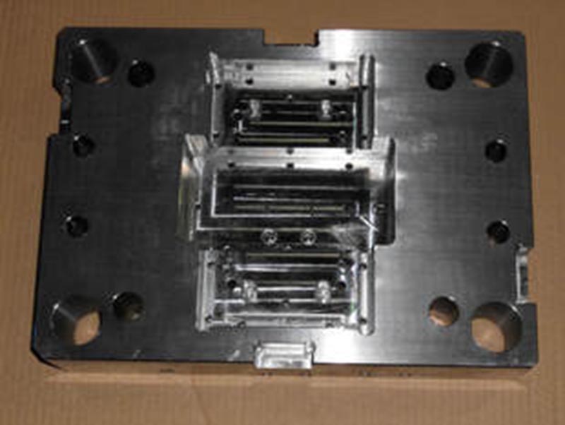 和精密塑料模-06